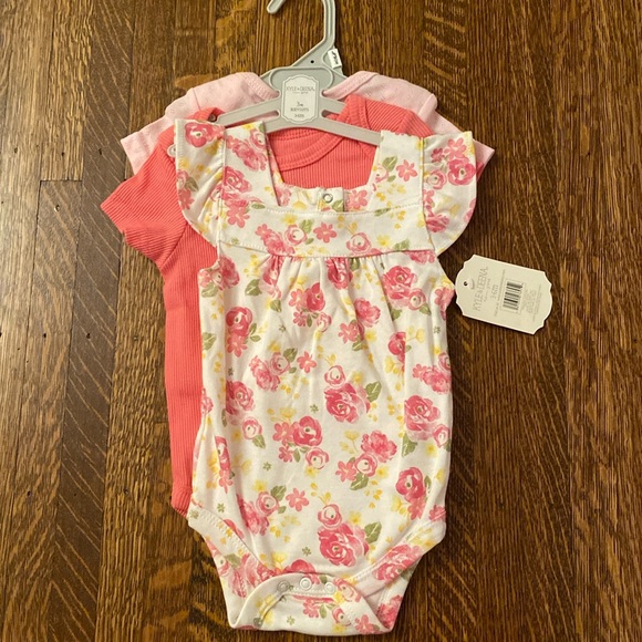Kyle & Deena Onesie Set - Picture 1 of 5